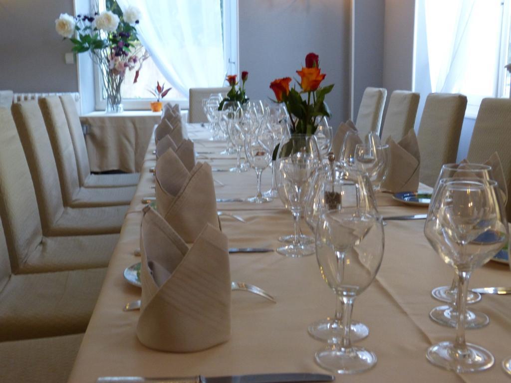 Hotel Restaurant "Le Relais" Courtenay  Εξωτερικό φωτογραφία
