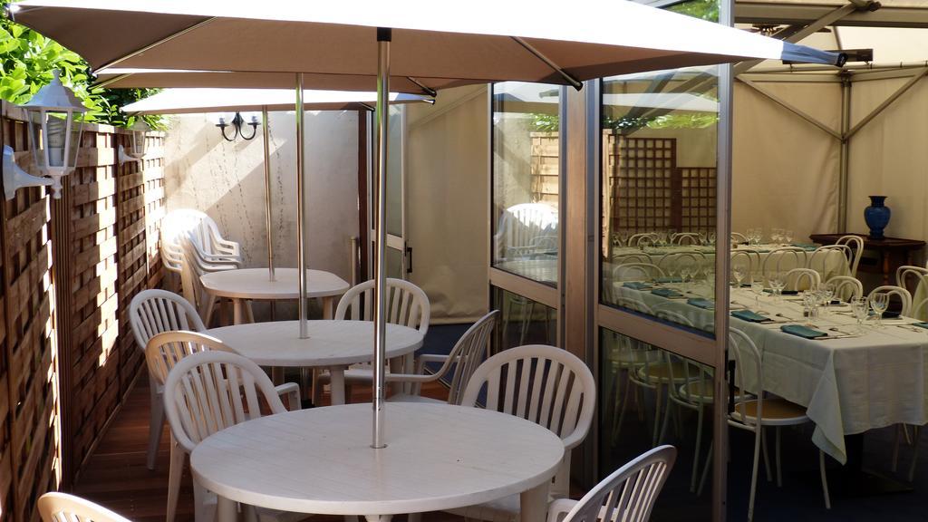 Hotel Restaurant "Le Relais" Courtenay  Εξωτερικό φωτογραφία