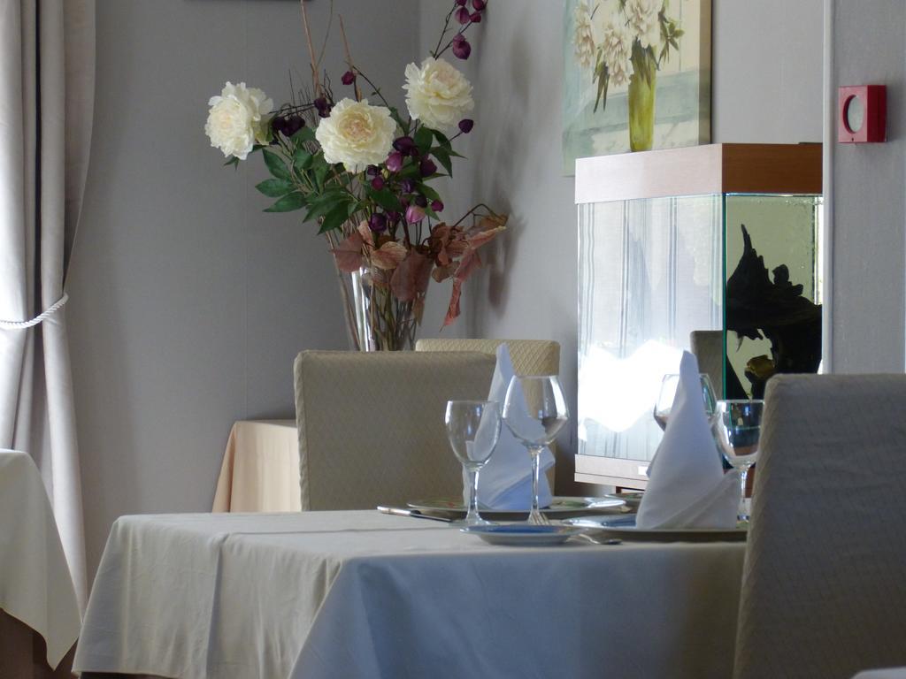 Hotel Restaurant "Le Relais" Courtenay  Δωμάτιο φωτογραφία
